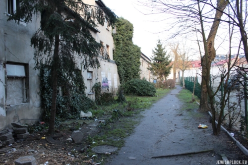 The yard of the property at 10 Kwiatka Street, photo by Piotr Dąbrowski